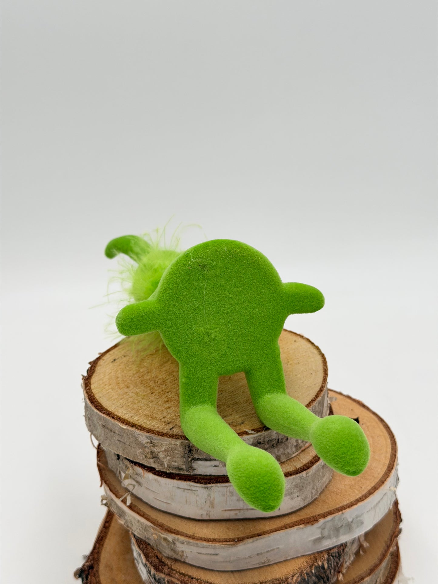 Kantenhocker Osterhase grün 27 cm beflockt sitzend 1 Stück