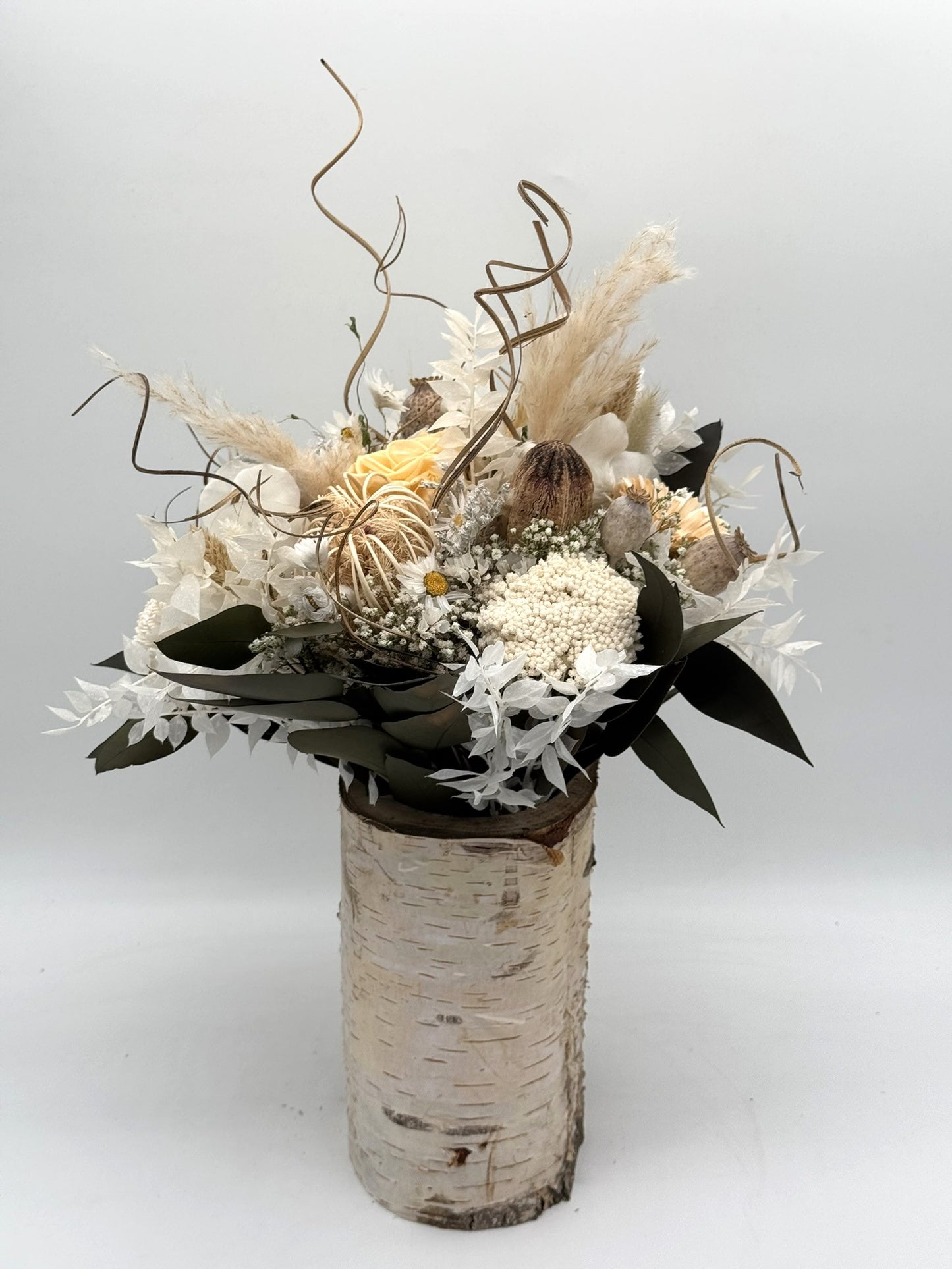 Trockenblumenstrauß beige