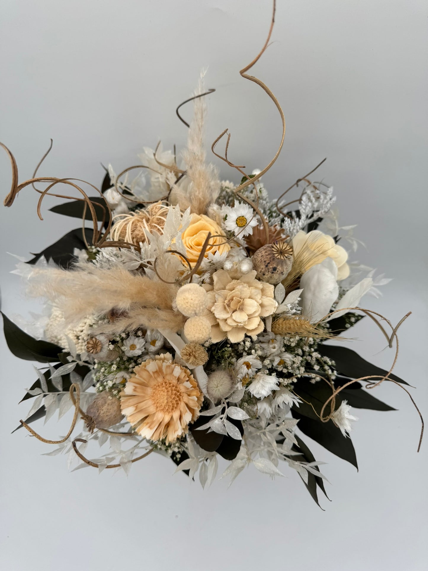 Trockenblumenstrauß beige