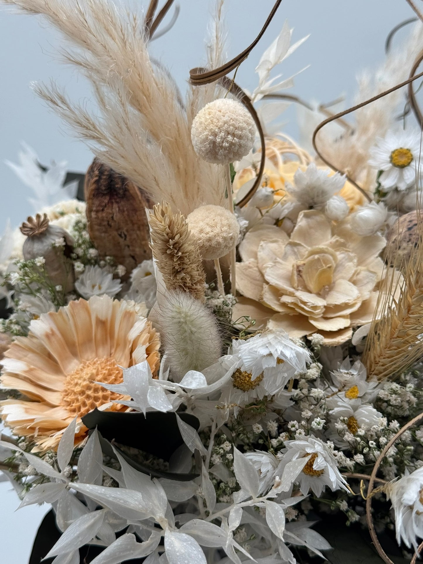 Trockenblumenstrauß beige