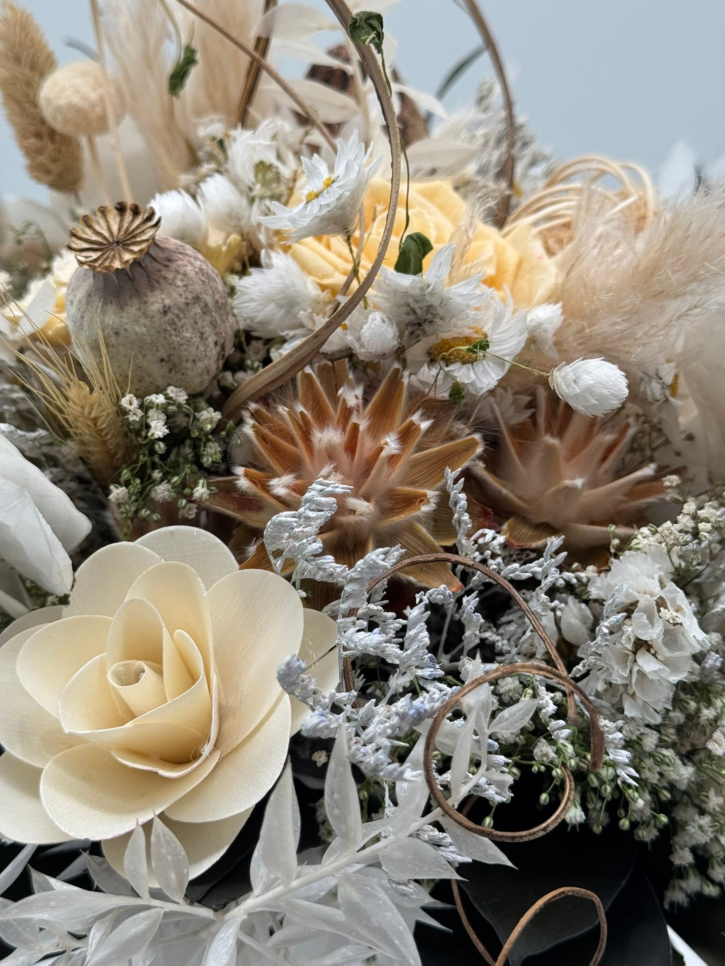 Trockenblumenstrauß beige