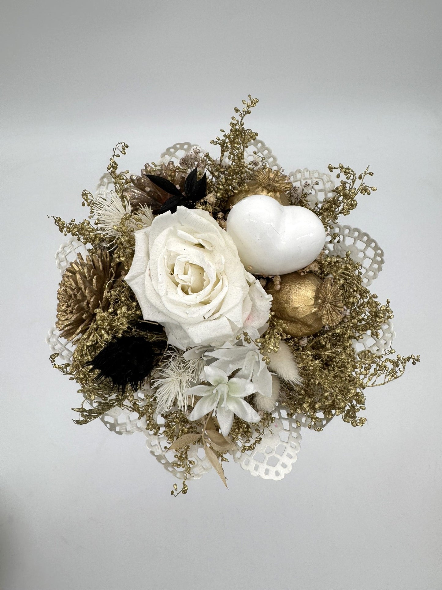 Trockenblumenstrauß mit Manschette gold weiß