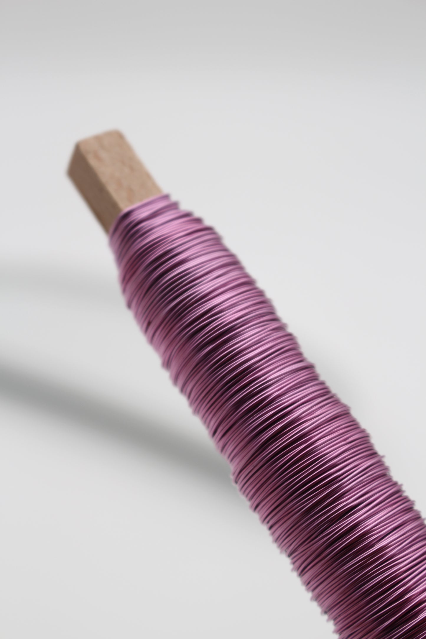 Draht auf Holzspule 100 Gramm rosa