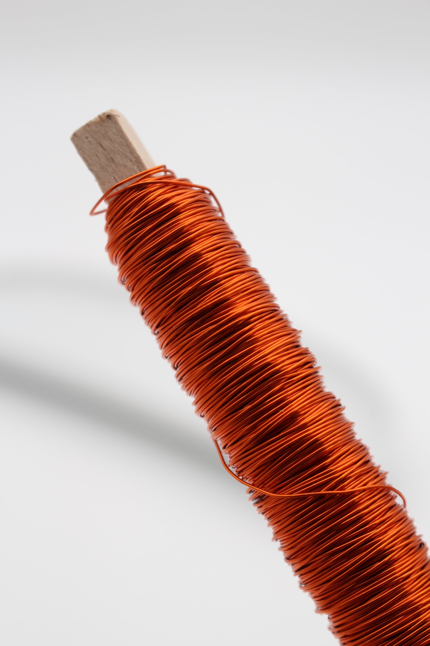 Draht auf Holzspule 100 Gramm orange
