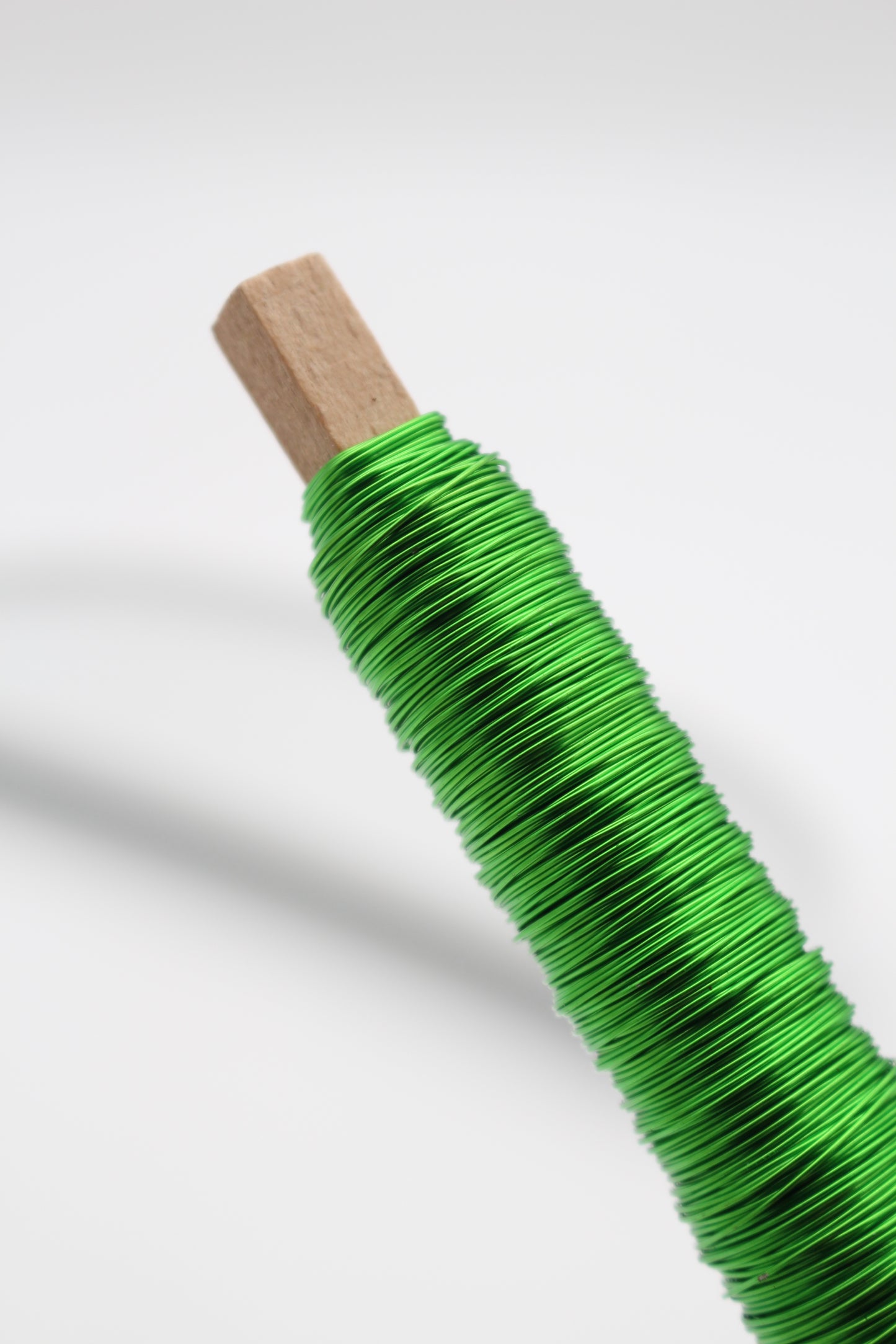 Draht auf Holzspule 100 Gramm grün