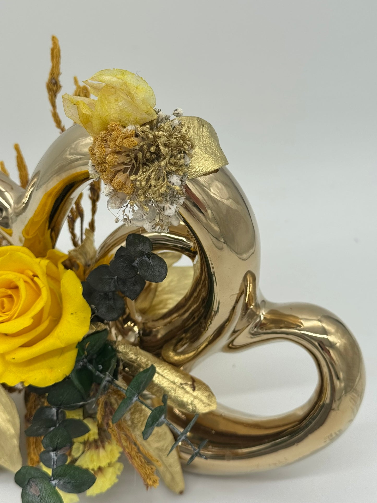 Doppeltes Herz stehend gold gelb