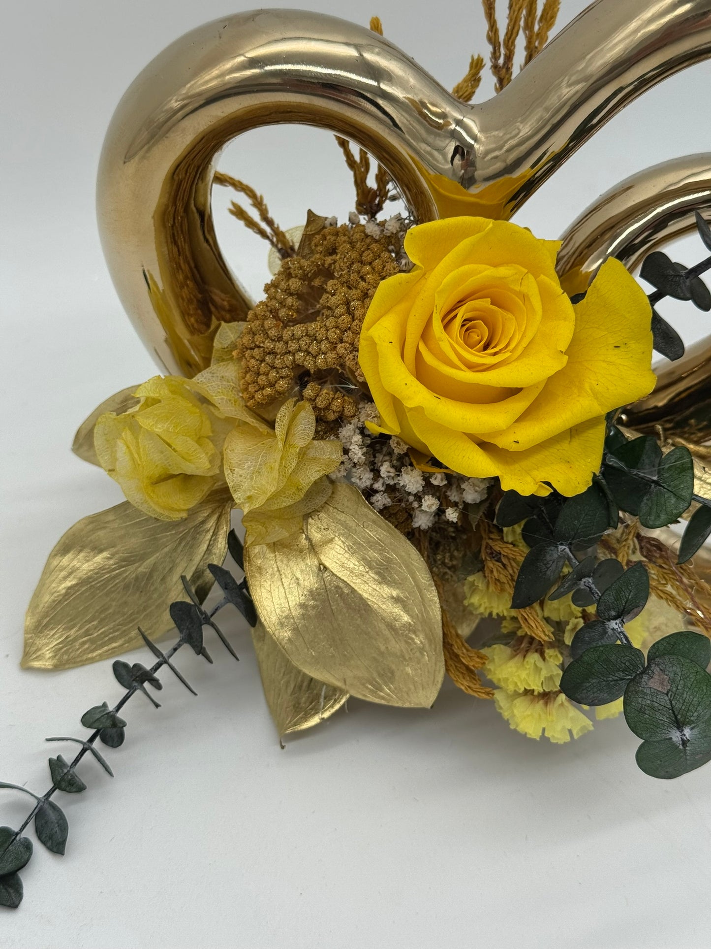 Doppeltes Herz stehend gold gelb