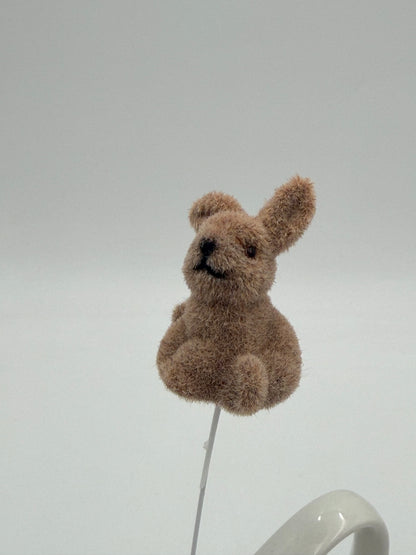 Dekostecker Hase braun beflockt am Draht 1 Stück