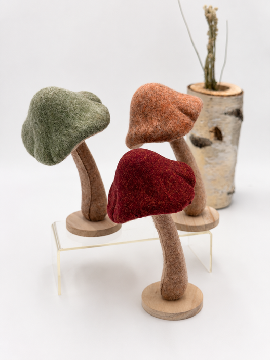 Deko-Pilz mit Filzhut & Holzfuß 21 cm x 11 cm verschiedene Farben