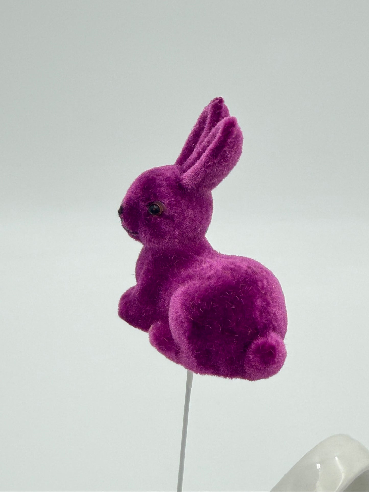 Dekostecker Hase bunt beflockt am Draht 1 Stück
