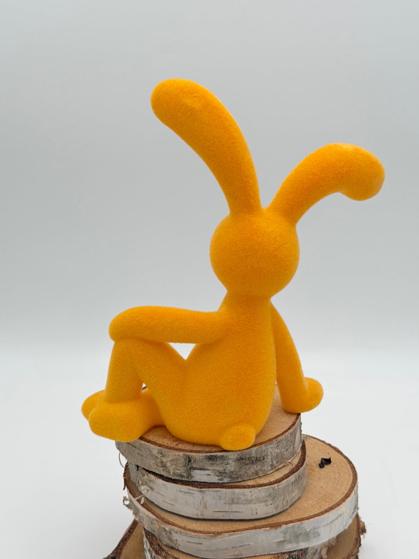 Hase sitzend gelb beflockt Ostern Frühling 20 cm