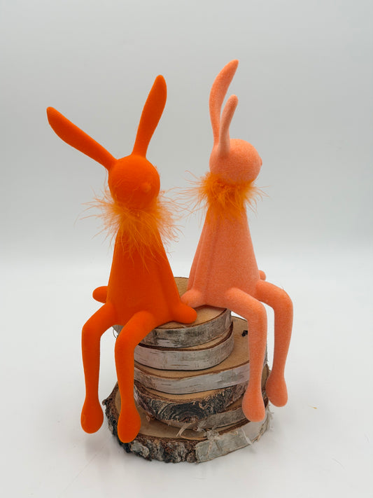 Kantenhocker Osterhase orange 36 cm beflockt sitzend 1 Stück