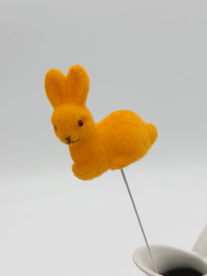 Dekostecker Hase bunt beflockt am Draht 1 Stück