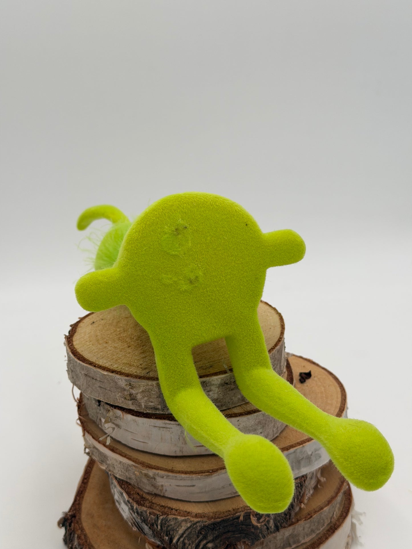 Kantenhocker Osterhase grün 36 cm beflockt sitzend 1 Stück