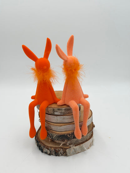 Kantenhocker Osterhase orange 27 cm beflockt sitzend 1 Stück