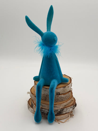 Kantenhocker Osterhase blau 36 cm beflockt sitzend 1 Stück