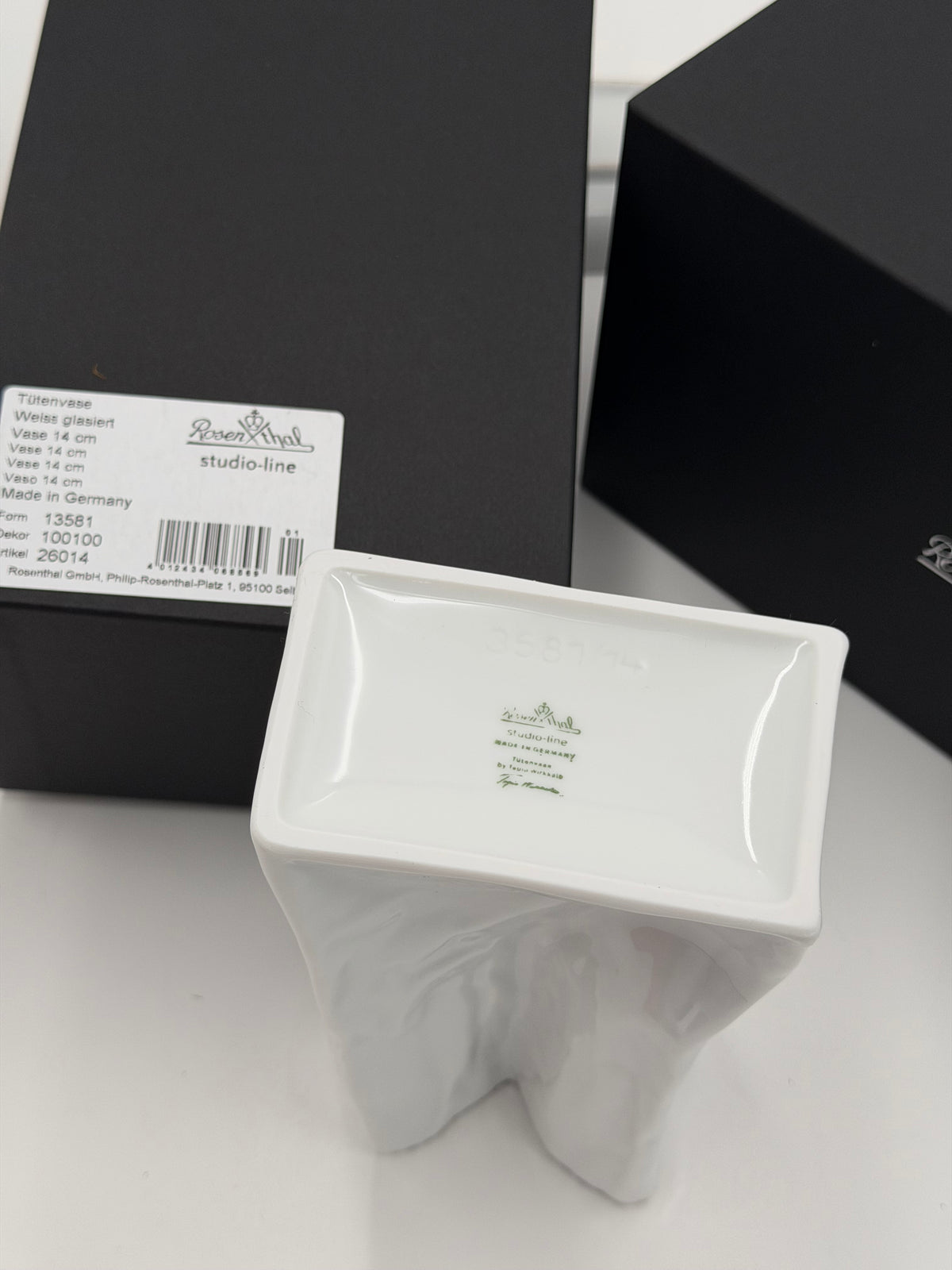 Rosenthal Studio Line Porzellan Tütenvase weiß glasiert im Geschenkkar – Schnulli und TamTam