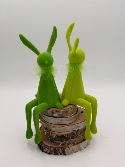 Kantenhocker Osterhase grün 36 cm beflockt sitzend 1 Stück