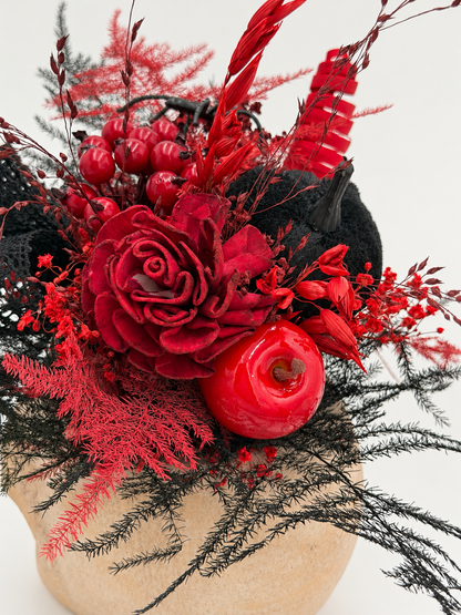 Halloween-Trockenblumenstrauß im Totenkopf-Blumentopf Rot-Schwarz mit Spinne ca. 25 cm Höhe