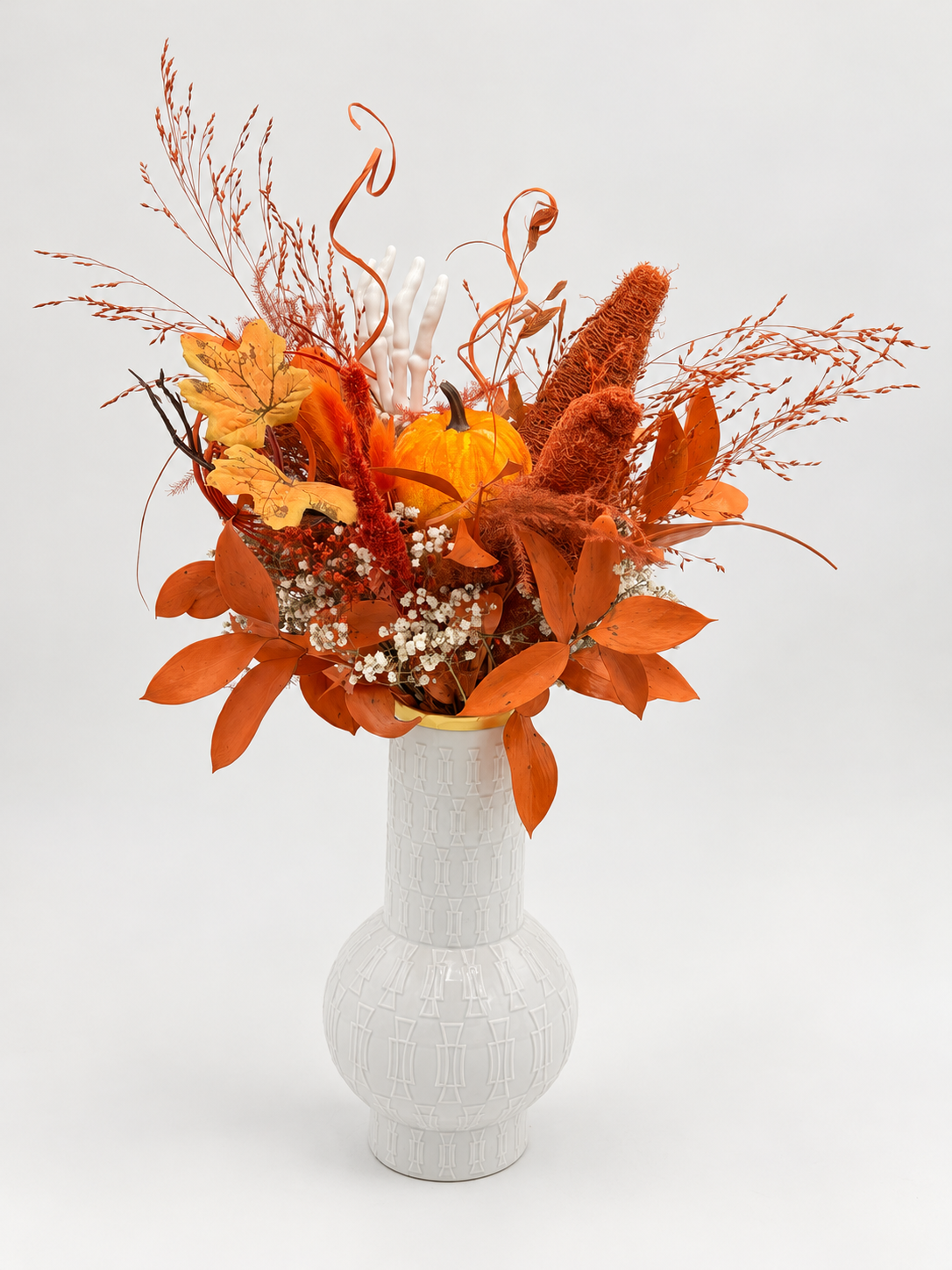 Herbstlicher Trockenblumenstrauß mit Infinity Rose, Kürbis & Skeletthand Orange Weiß ca. 45 cm Höhe