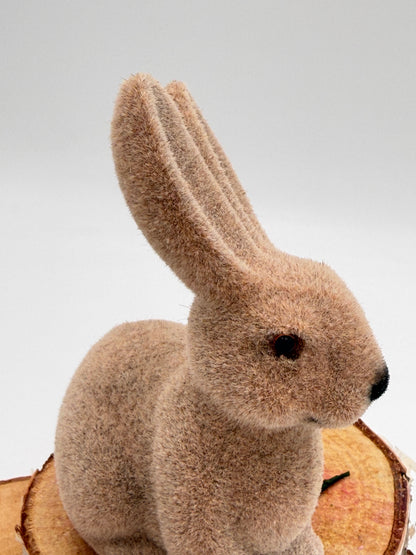 Hase sitzend braun beflockt Ostern Frühling 15 cm