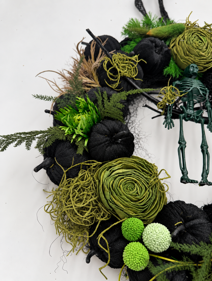 Halloween-Kranz „Dark Forest“ Schwarz & Grün mit Skelett Ø 30 cm