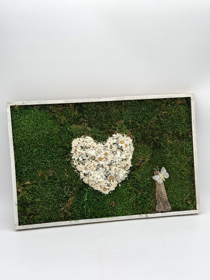 Moosbild weißes Herz 53 cm x 35 cm