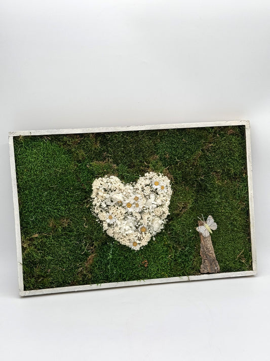 Moosbild weißes Herz 53 cm x 35 cm