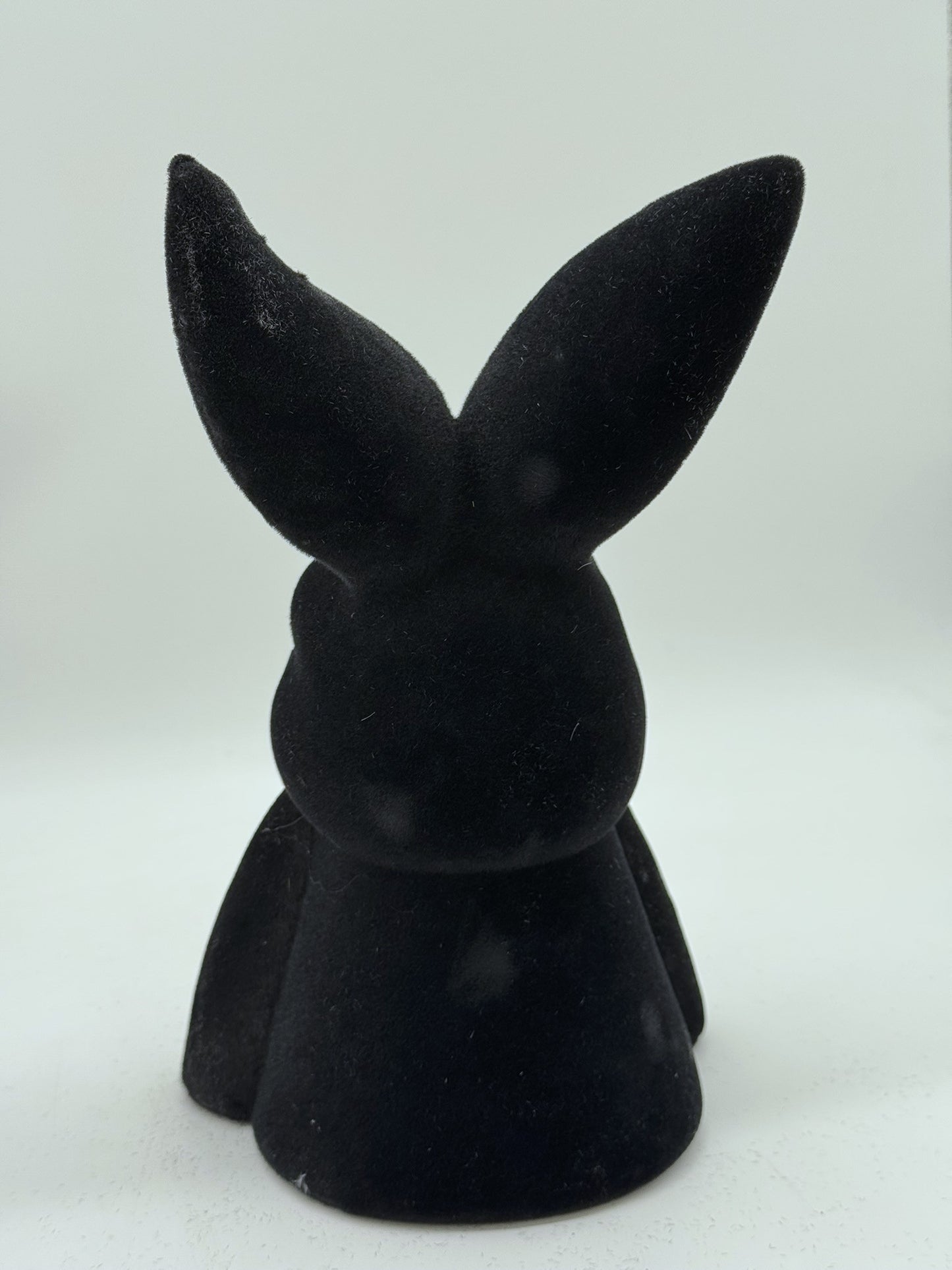 AUSSTELLUNGSSTÜCK Hasenkopf denkend beflockt 27 cm